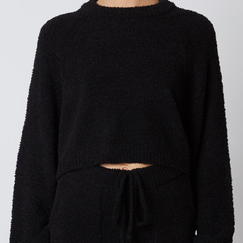NIA Cropped Raglan Sweater - Black